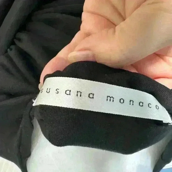 NWT Susana Monaco Ruched Butterfly Ruched Top ~ Black ~ Small ~ VERY FLATTERING! - Picture 4 of 7